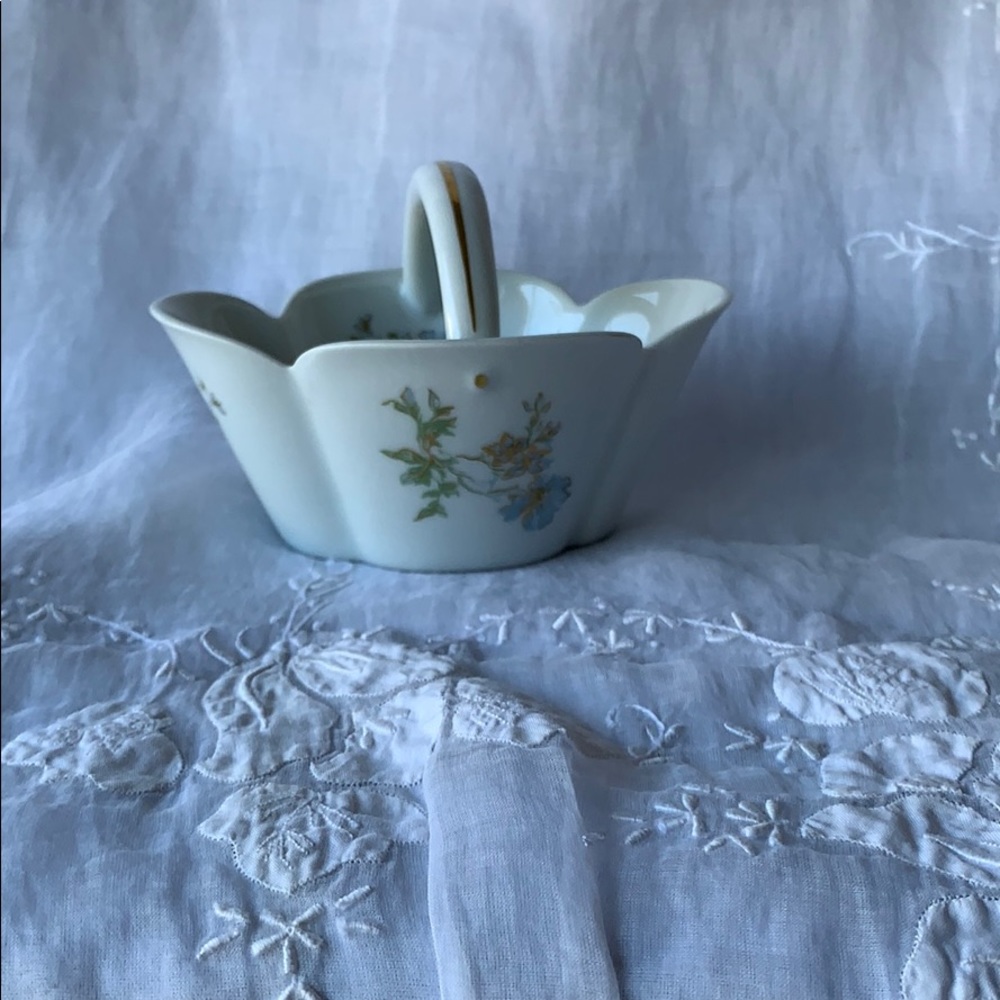 Vintage Small Margaux Basket with flower design